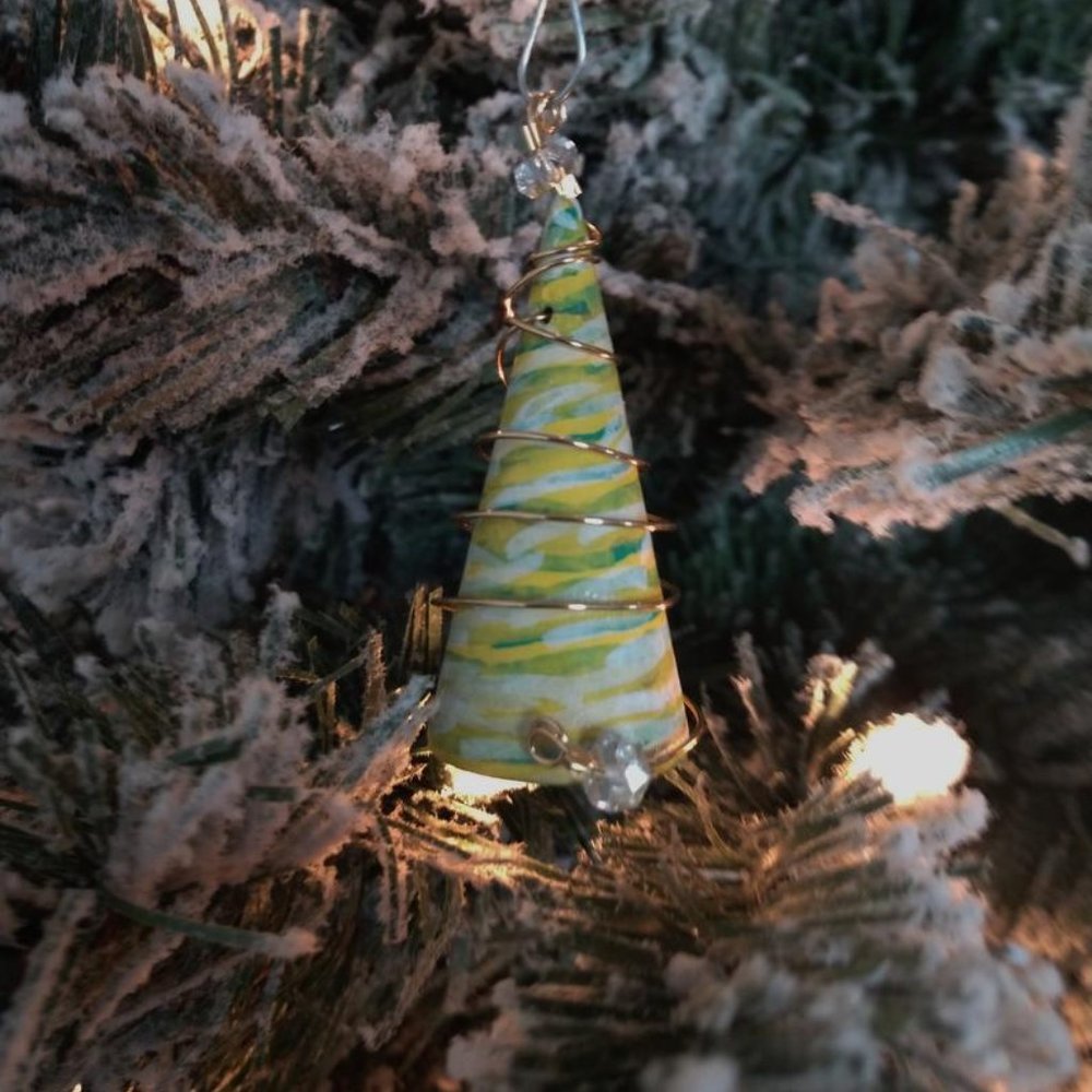 Hand Crafted Single Yellow Christmas Tree Ornament With Beads & Gold Tone Wire - Picture 2 of 16